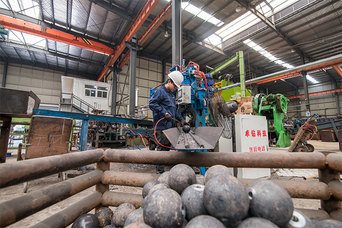 临沂网架配件-螺栓球加工车间